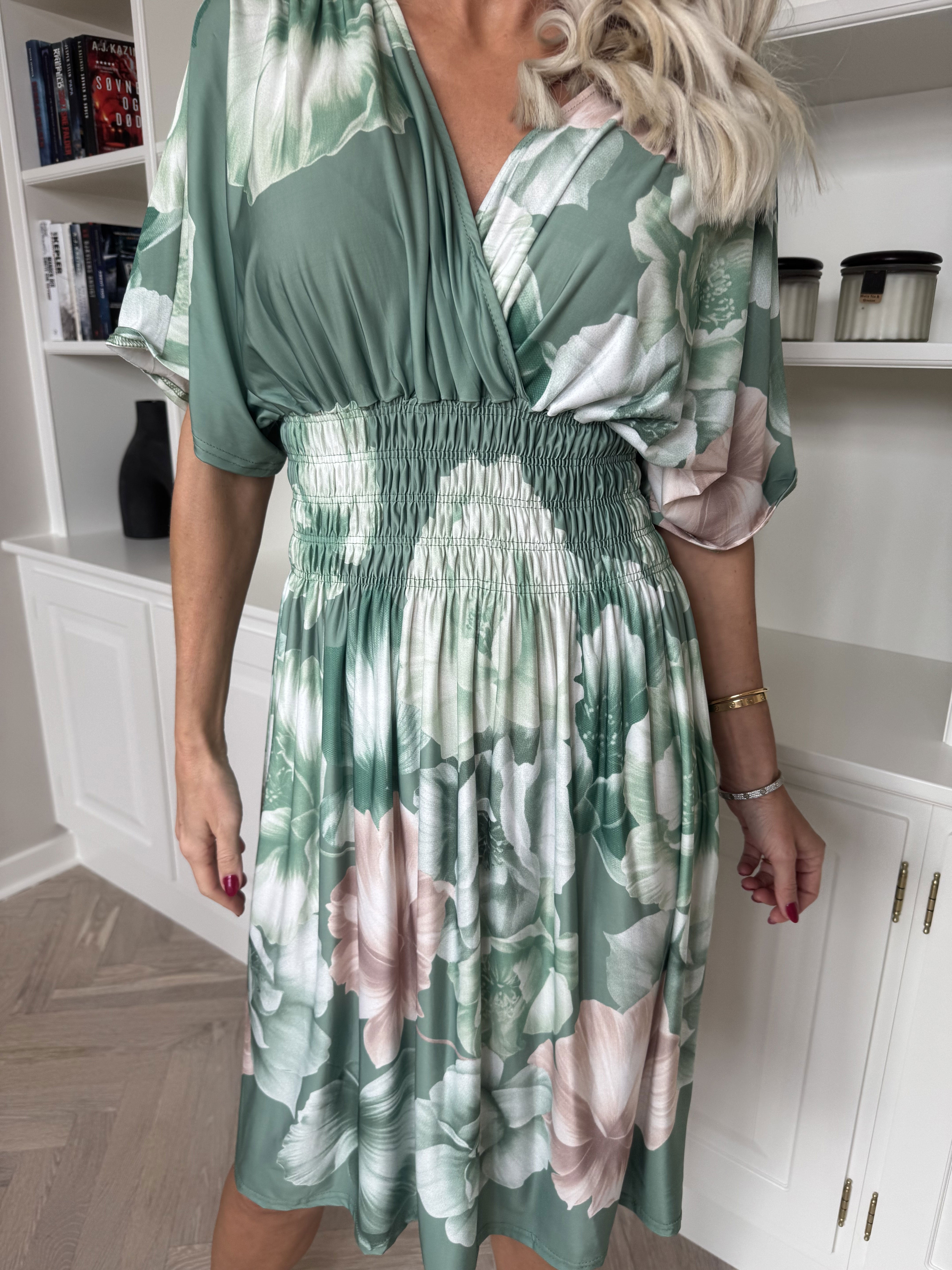 Pams Peony Short - Kort klänning med resår och blommigt tryck